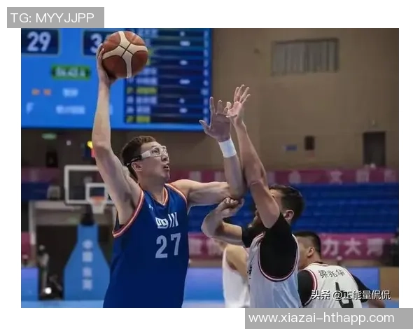 周琦半场表现出色攻守兼备贡献7分4板1断1帽正负值高达12